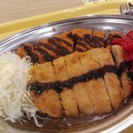 チャンピオンカレー - チキンカツにロースカツトッピング