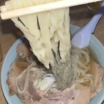 榮ラーメン - 麺リフト