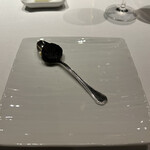 ル・マノアール・ダスティン - 2皿目のアミューズ　定番のブータンノワール