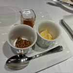 ル・マノアール・ダスティン - 豚に添えられたコンディメント