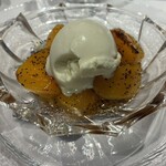 ル・マノアール・ダスティン - 柿のソテー　フロマージュブランのソルベ添え