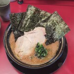 豚骨醤油ラーメン 王道家 柏店