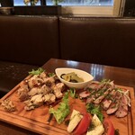 シュラスコ 肉寿司食べ放題 夜景肉バル サルーテジャポン - 