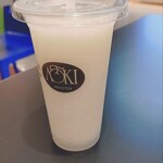 フルーツバーAOKI - ドリンク写真:梨ジュースM期間限定205円（2025年11月）通常420円