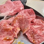 焼肉ヒロミヤ - タレとか味噌盛り