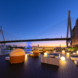 美味しい食事ときらめく大阪ベイエリアの夜景