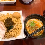 ZOOT - 単なるxy軸だけでなくz軸まででかいので、その量は倍以上。食べ終わるまでかなり部下を待たせてしまった