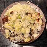 黒豚屋 らむちぃ - ネギの下にカツが隠れています