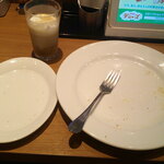 デニーズ - サニーサイドアップモーニング トースト ドリンクバー付 ＆ チョコプリンパルフェ～選べるソース ＆ 海老とハーブ鶏のスープごはん