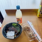 wo-29 Butchers - 料理写真:購入品　焼き鳥丼/から揚げ(醤油)/なっちゃん　2025/8/2