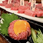 一頭買焼肉 玄 - 黒毛和牛ローストユッケ