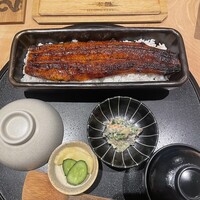 うなぎ四代目菊川 東京駅黒塀横丁店 - 