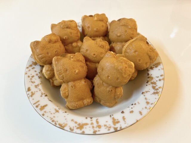 HELLO KITTYのこんがり焼 ダイバーシティ東京プラザ店 - 東京テ