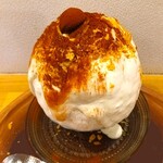 京氷菓 つらら - 氷の中には、細かくカットした栗とグリオット(サワーチェリー)が入っており、栗の味がたっぷり味わえ、グリオットが甘酸っぱく、この酸味が良いアクセントになっている～!!(^o^)丿