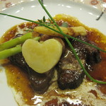 オーベルジュはまだ - ハートの形のジャガイモ・アスパラ・インゲン・ヤングコーン