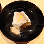 温石 - 焼津の白甘鯛と藤枝の椎茸のお椀