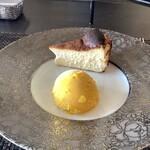 スカイダイニング リーガトップ - バスクチーズケーキとマンゴーアイス