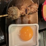 串焼きと地酒 ひらく  - たれつくねと卵黄