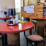 元祖ラーメン 元長屋 - 店内　テーブル席