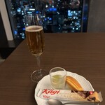 名古屋プリンスホテル スカイタワー - 夜に少し立ち寄り、こちらはノンアルコールワイン、めちゃ甘い！