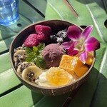 ランドリーカフェ マカナ - グリークヨーグルトアサイーボウル