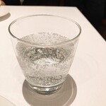 シェ オリビエ - 美味しいお水(有料)