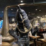 怪獣酒場 - ケムール人（燻製盛り合わせの怪人）