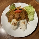 怪獣酒場 - ピグモン / 多々良島ドライカレー with ミートボール（1,705円）･･･ピグモンの運命やいかに？スパイシーに味付けた挽肉カレーです。
