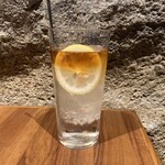 怪獣酒場 - 地球征服ハイボール 3号（715円）･･･海賊たちも愛飲したラム酒を贅沢に2種配合した、最終兵器ハイボール。