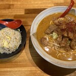 麺屋・國丸。 藤井寺店 - 牛モツ半チャンセット1480円➕牛モツ増量200円