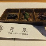 お口取りは、松茸とか、ただの佃煮かと思ったら蜂の子でした 