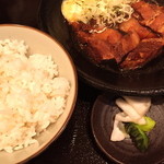 UOK - 角煮定食