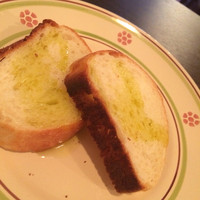 トラットリア ラ タルタルギーナ - 自家製パン