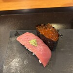 大國鮨 - 左：とろ　右：いくら