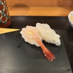 大國鮨 - 左：甘エビ　右：白エビ