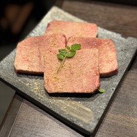 焼肉 黒田 - 厚切りタン塩