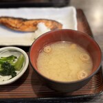 味安 - 味噌汁と漬物