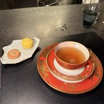 Alternative - ホワイトティ
      お茶菓子
      ・レモンのマカロン
      ・サブレ