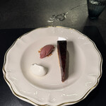 Alternative - 8皿目
      タルト・タタン、ブータンノワールのアイス。