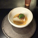 Alternative - 6皿目
      発酵させた蝦夷鹿、熟鮓