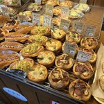 Boulangerie Queue - 