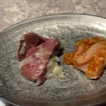 個室焼肉 牛姫 - 名物ホルモン2種