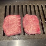 個室焼肉 牛姫 - 上タン塩 　　しまった。。写真撮る前に焼き始めちった。。（笑）