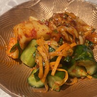 個室焼肉 牛姫 恵比寿本店 - キムチ盛り3種