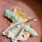 湖粋 - 天麩羅ハゼ、レンコン、カボチャ、甘辛トウガシ