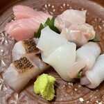 湖粋 - お造り、ヨコワ、カンパチ、イサキの炙り、白いか、フグ