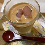 湖粋 - デザート、キャラメルソースのプリンりんごのコンフォート