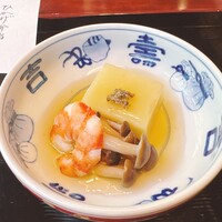 葉山 日影茶屋 - 銀杏豆腐と海老、占地