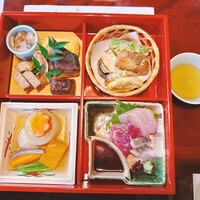 葉山 日影茶屋 - 【ひかげ弁当】お造り、焼肴、年輪大根とお野菜の煮物、秋茄子と海老のはさみ揚げ