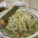 背油豚骨らぁ麺 仁家 - 
